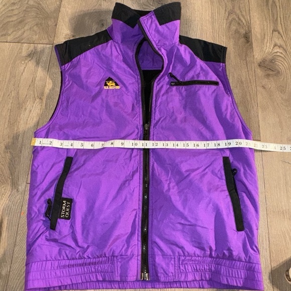 Early 90’s ski vest in purple/black. Medium(?) vintage - Picture 2 of 7